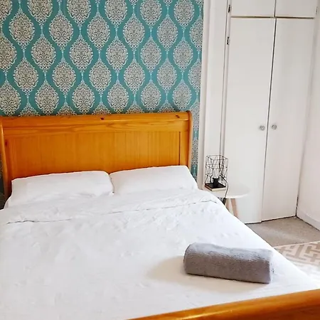 Cosy 3-bedroom Townhouse With Garden