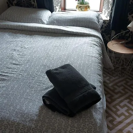 Holiday home Cosy 3-bedroom Townhouse With Garden