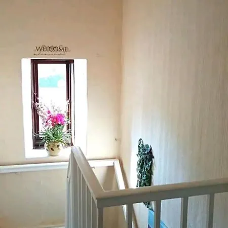 Cosy 3-bedroom Townhouse With Garden Holiday home